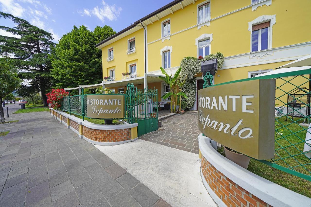 Hotel Ristorante Lepanto Salò Exterior foto