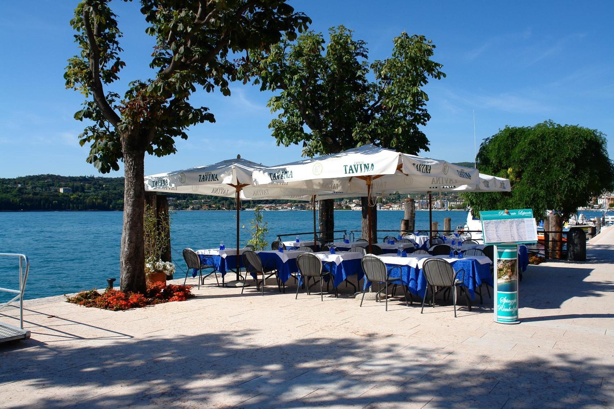 Hotel Ristorante Lepanto Salò Exterior foto